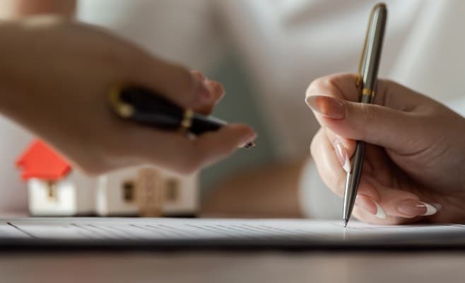 Retrasos en la entrega de viviendas: la falta de mano de obra o la crisis del sector no justifican al promotor